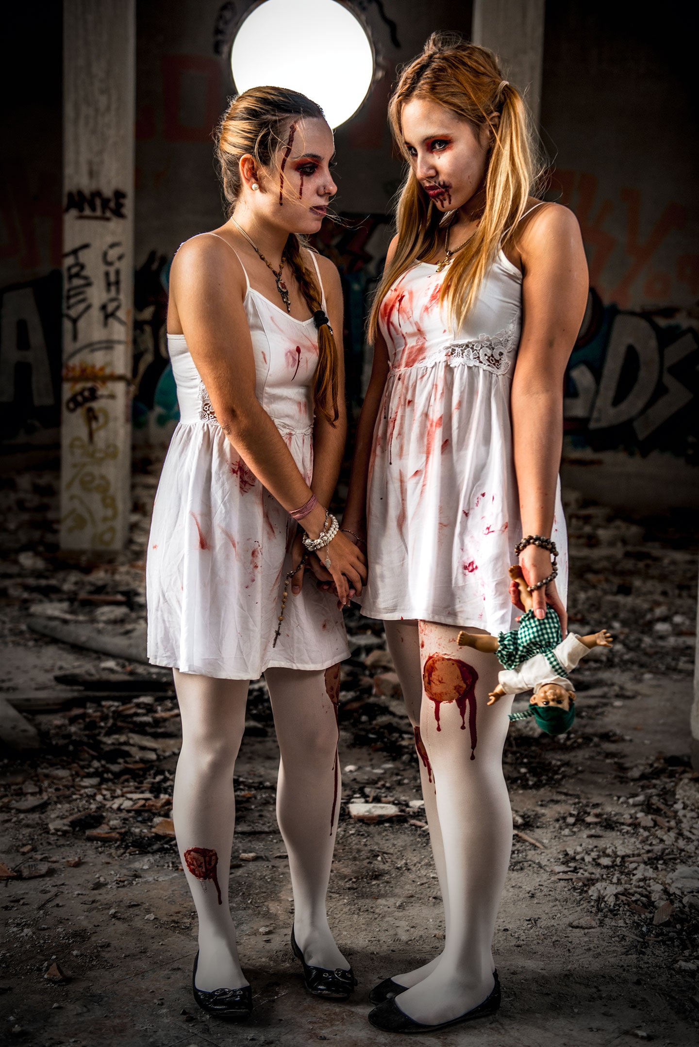 Halloween en el Hospital de Viana. Dos hermanas.