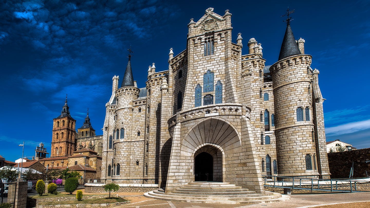 Palacio Episcopal y Catedral de Astorga